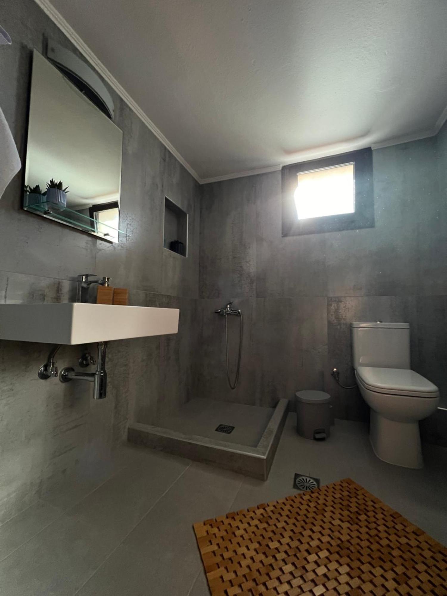 Maria Rooms To Let Ouranoupoli Exteriör bild