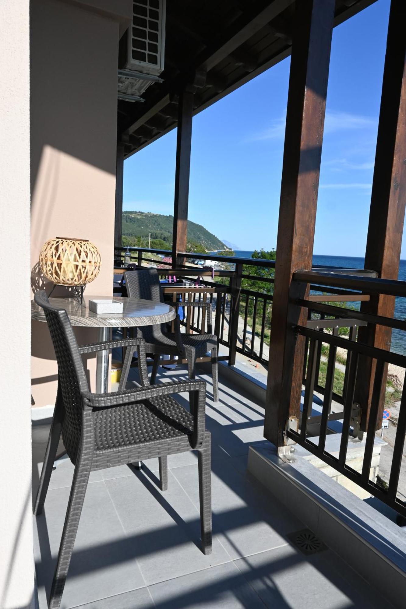 Maria Rooms To Let Ouranoupoli Exteriör bild