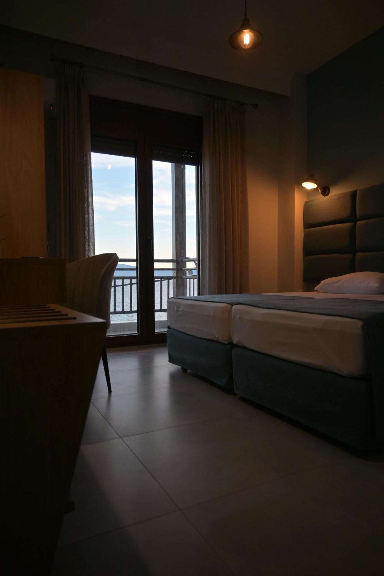Maria Rooms To Let Ouranoupoli Exteriör bild