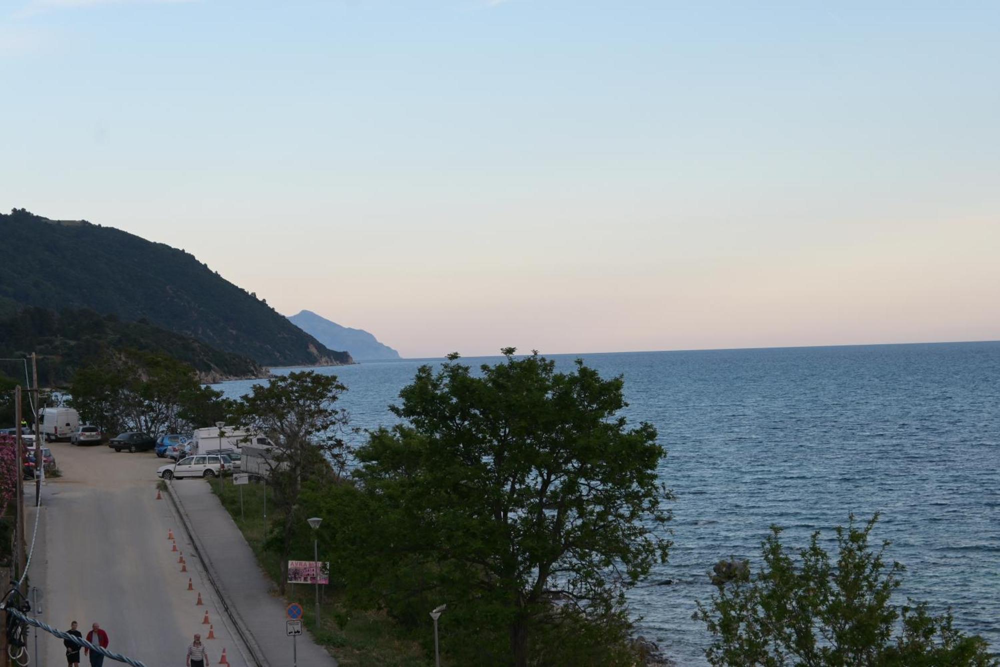 Maria Rooms To Let Ouranoupoli Exteriör bild