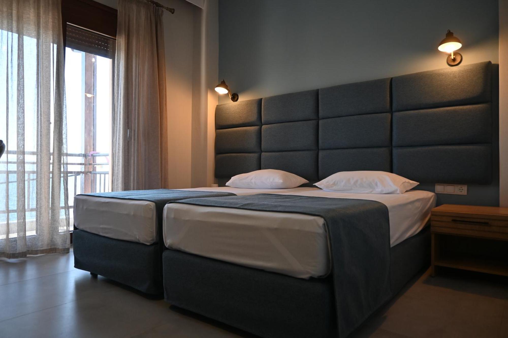 Maria Rooms To Let Ouranoupoli Exteriör bild