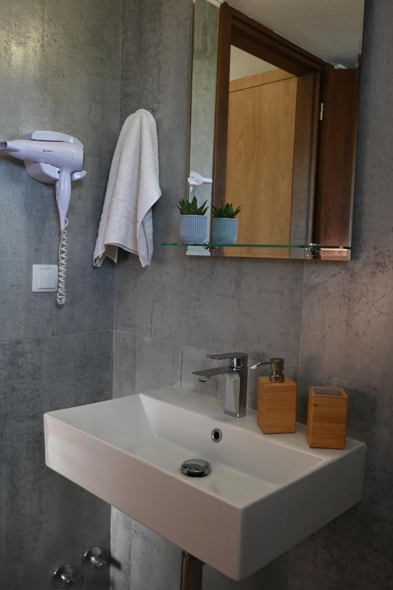 Maria Rooms To Let Ouranoupoli Exteriör bild