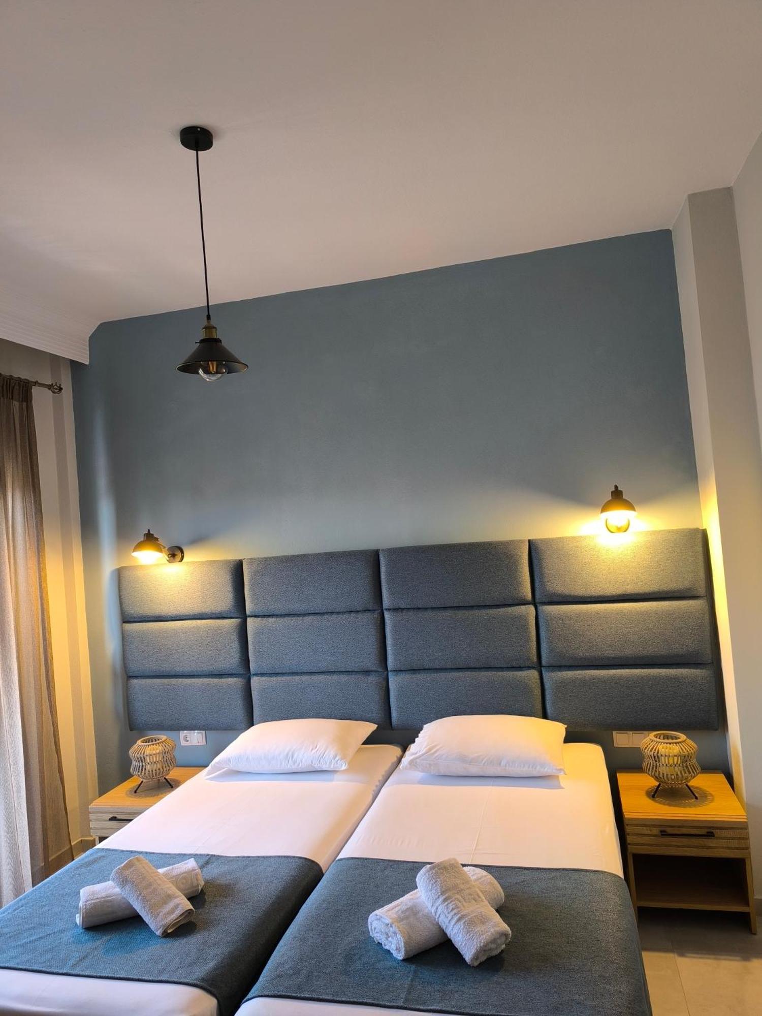 Maria Rooms To Let Ouranoupoli Exteriör bild