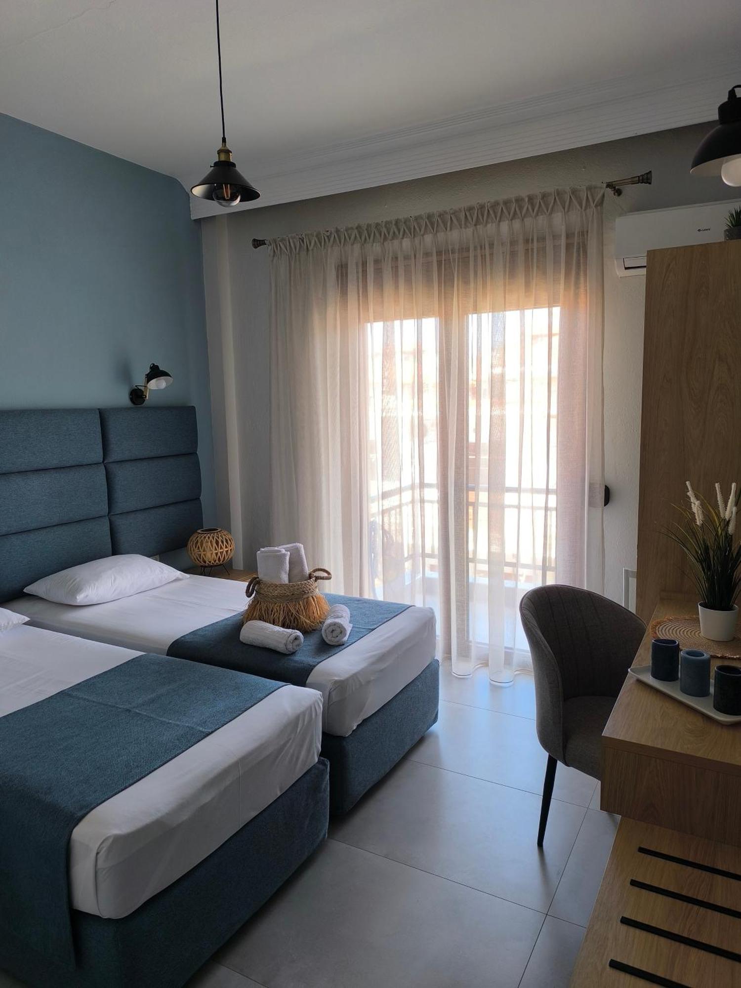 Maria Rooms To Let Ouranoupoli Exteriör bild